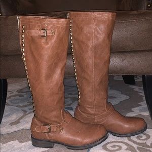 Breckelle’s stud, buckle & strapped riding boots